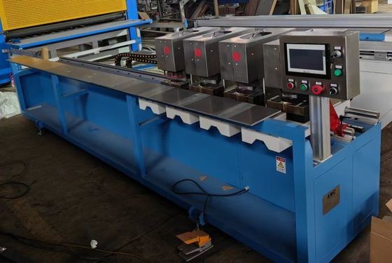 Máquina de perforar ángulo hidráulico de 200W Ángulos de 90° en el protector de borde de papel AP4-3000B